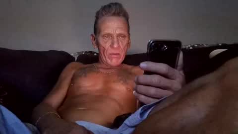 Snapshot of stefy1037 chatting on 11.10.25 stefy1037 online show from 11.10.25