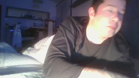 steki038434 online show from 12.21.25