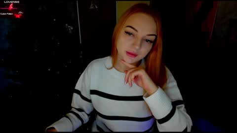 Snapshot of stella__cox chatting on 12.22.24 Stella Cox online show from 12.22.24