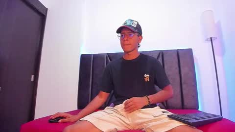 Snapshot of stella_drake chatting on 02.10.26 Drake online show from 02.10.26