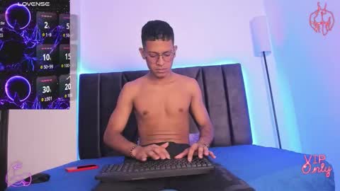 Snapshot of stella_drake chatting on 02.18.26 Drake online show from 02.18.26