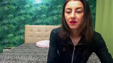 Stella John online show from 02.08.25