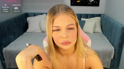 Stella Leee online show from 03.24.26