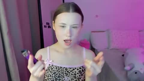 Snapshot of stella_sunny chatting on 02.12.25 stella_sunny online show from 02.12.25