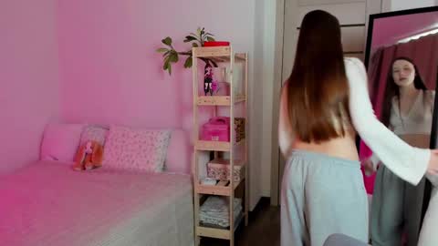 Snapshot of stella_sunny chatting on 03.07.25 stella_sunny online show from 03.07.25