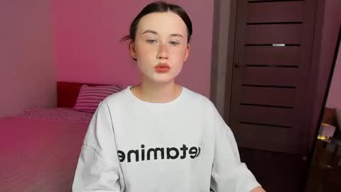 Snapshot of stella_sunny chatting on 11.02.25 stella_sunny online show from 11.02.25