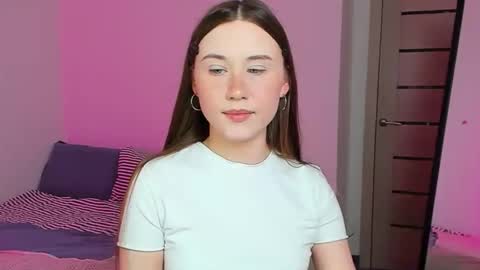 Snapshot of stella_sunny chatting on 11.07.25 stella_sunny online show from 11.07.25