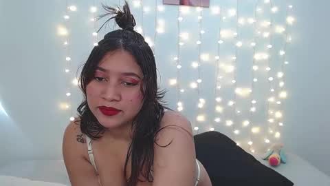 Snapshot of stella_tomlinson chatting on 02.16.25 Stella online show from 02.16.25