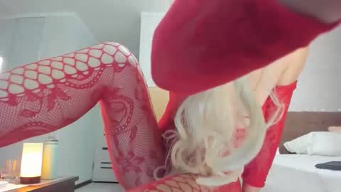 stella_walters online show from 10.27.25