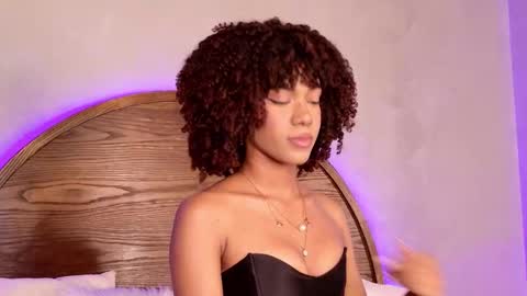 S T E L L A online show from 10.17.25