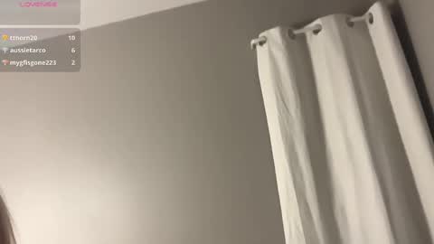 Snapshot of stellacorbet chatting on 10.15.25 stellacorbet online show from 10.15.25