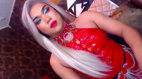 CALL ME STELLA online show from 12.04.24