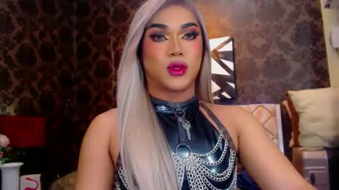 CALL ME STELLA online show from 01.16.25