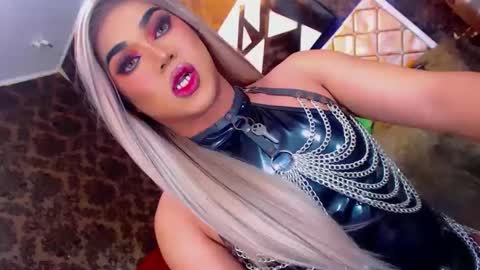 CALL ME STELLA online show from 01.23.25