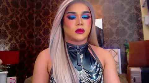 CALL ME STELLA online show from 02.04.25