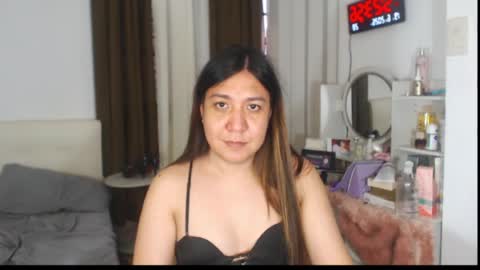 Snapshot of stellahugets chatting on 06.19.26 Stella online show from 06.19.26