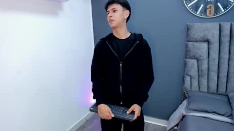 Stephane Rouss online show from 11.30.25