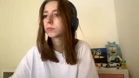 Snapshot of stephanerhule chatting on 10.18.25 Emilia online show from 10.18.25