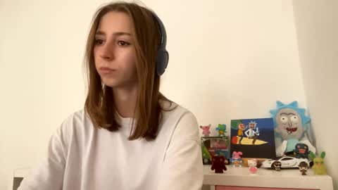 Snapshot of stephanerhule chatting on 10.19.25 Emilia online show from 10.19.25