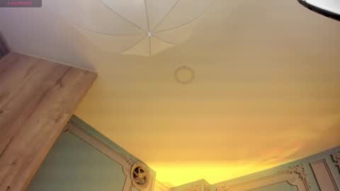 Snapshot of stephania_diamond chatting on 10.14.25 online show from 10.14.25