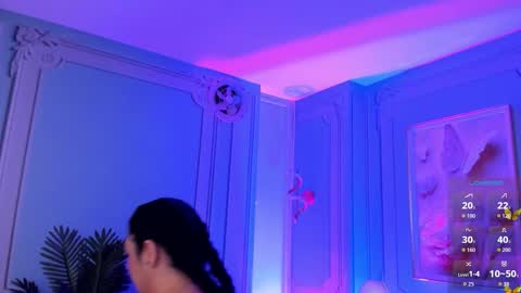 Snapshot of stephania_diamond chatting on 10.31.25 online show from 10.31.25