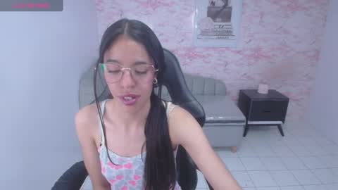 Stephania online show from 12.17.24