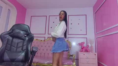 Stephania online show from 12.18.24