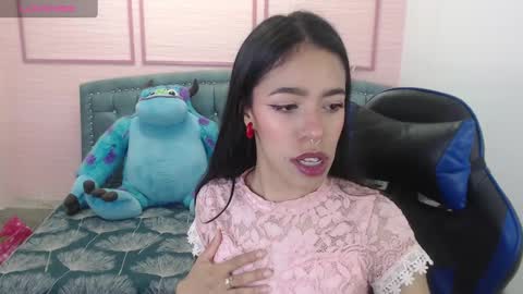 Stephania online show from 01.27.25