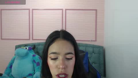 Stephania online show from 02.04.25