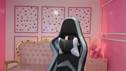 Stephania online show from 09.27.25