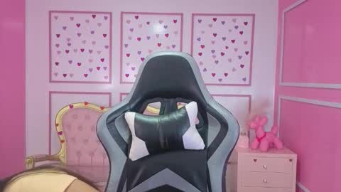 Stephania online show from 09.29.25