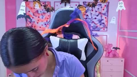 Stephania online show from 10.27.25