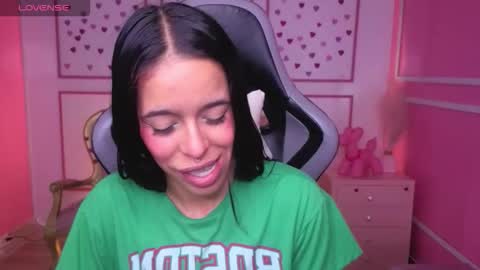 Stephania online show from 12.21.25