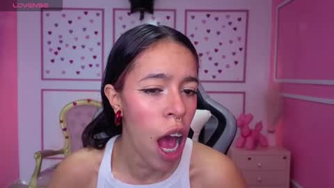 Stephania online show from 12.22.25