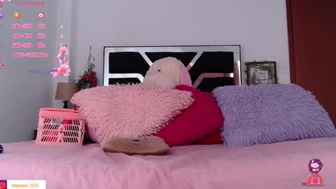 Snapshot of stephanie_golden chatting on 10.02.25 IG stephani 3333 online show from 10.02.25