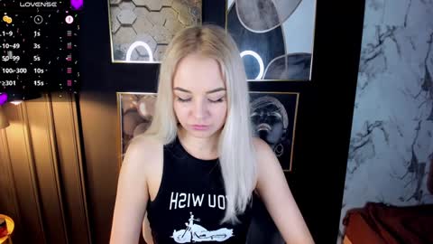 Stephanie Sea online show from 12.23.24