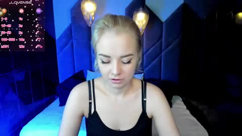 Stephanie Sea online show from 02.25.25