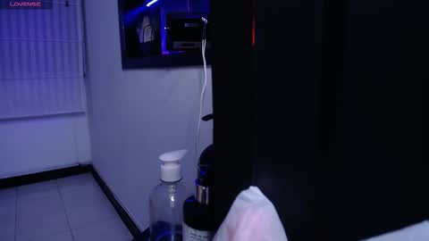 Snapshot of stephany_rodriguez_ chatting on 10.22.25 stephany_rodriguez_ online show from 10.22.25