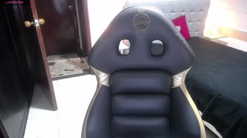 Snapshot of stephany_rodriguez_ chatting on 11.30.25 stephany_rodriguez_ online show from 11.30.25