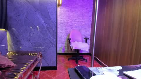 Snapshot of stephany_rodriguez_ chatting on 12.19.25 stephany_rodriguez_ online show from 12.19.25