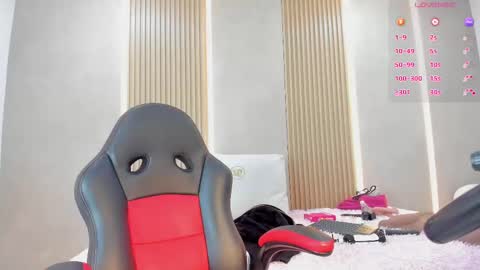 Stephany online show from 11.18.25