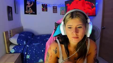 Stephany  independient model  online show from 01.17.25