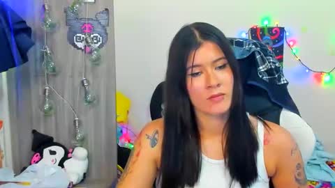 Snapshot of stephany_uwu chatting on 10.17.25 Stephany independient model online show from 10.17.25