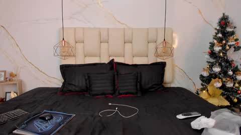 Stefanny online show from 12.21.24