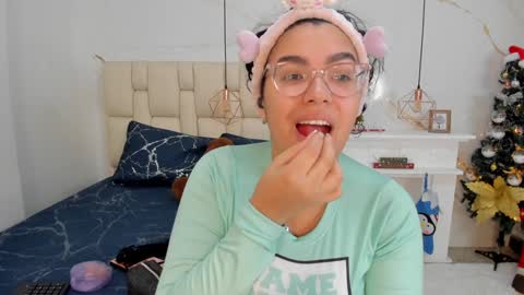 Stefanny online show from 01.04.25