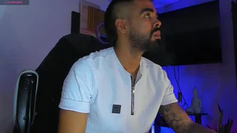 Snapshot of stephenbrown_ chatting on 05.05.26 ................ online show from 05.05.26