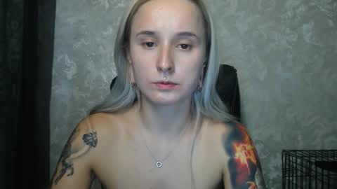 Snapshot of stephiepink chatting on 11.09.25 Grace online show from 11.09.25