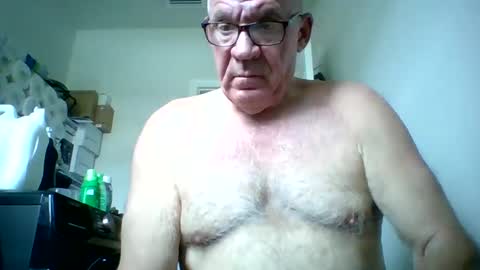 Snapshot of stevejons47 chatting on 10.11.25 stevejons47 online show from 10.11.25