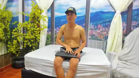 Snapshot of stevenhumps2 chatting on 09.17.25 orian online show from 09.17.25