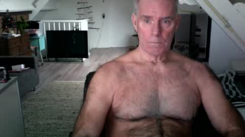 Snapshot of stevetwo chatting on 12.11.24 stevetwo online show from 12.11.24